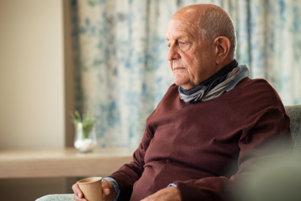 What Are the Early Signs a Senior Should Not Live Alone - Assisting Hands