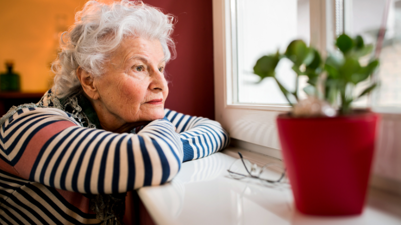 When Should a Senior Not Live Alone - Assisting Hands Home Care
