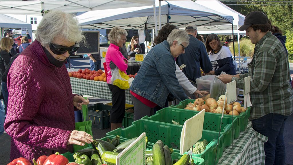 Senior-Friendly Farmers Markets in Chattanooga