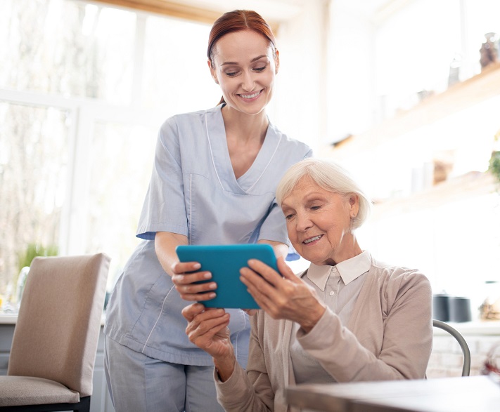 Compassionate caregiver providing senior home care and companionship in Davis and Weber County.