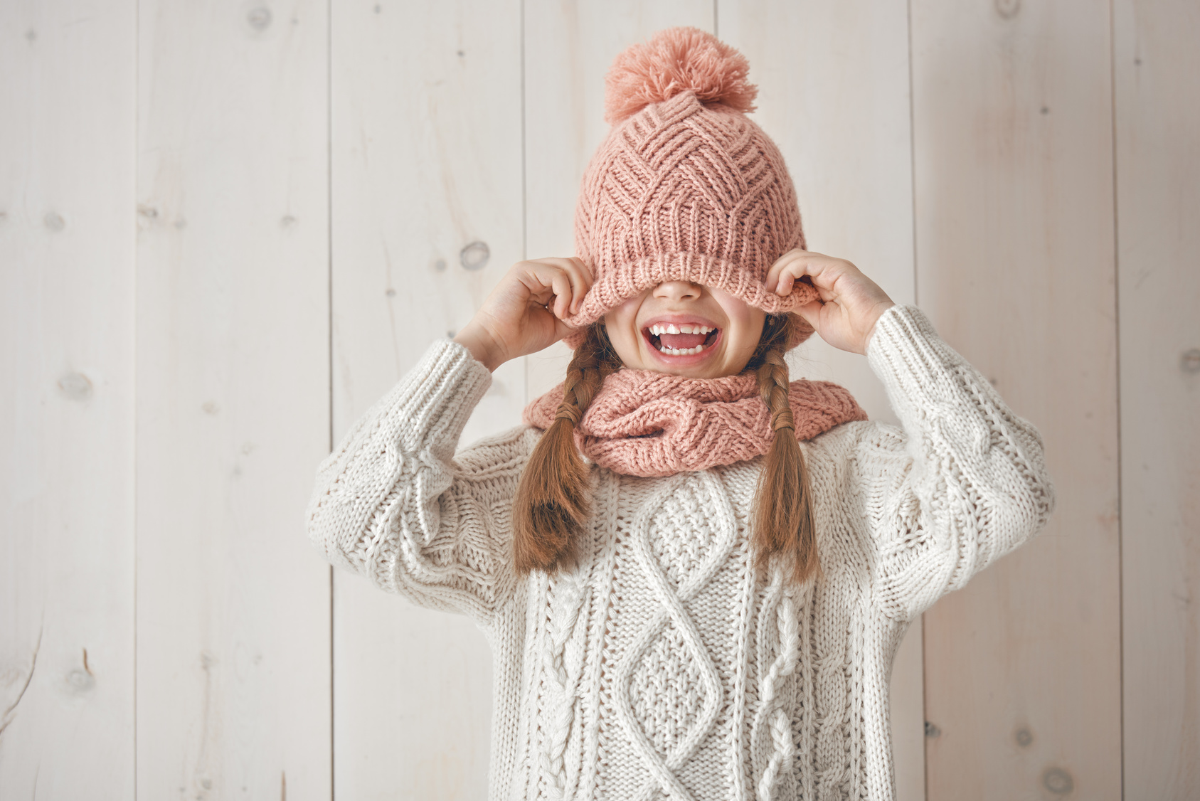 Girl-Wearing-Winter-Sweater-and-Hat