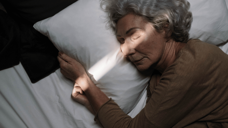 Elderly Woman Sleeping - what to do if seniors cant sleep