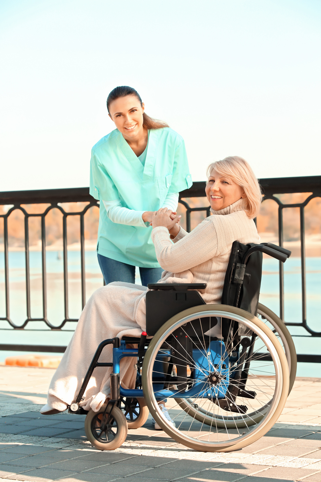 Adult-Home-Care-Assisting-Hands-Naperville-DuPage-County-IL